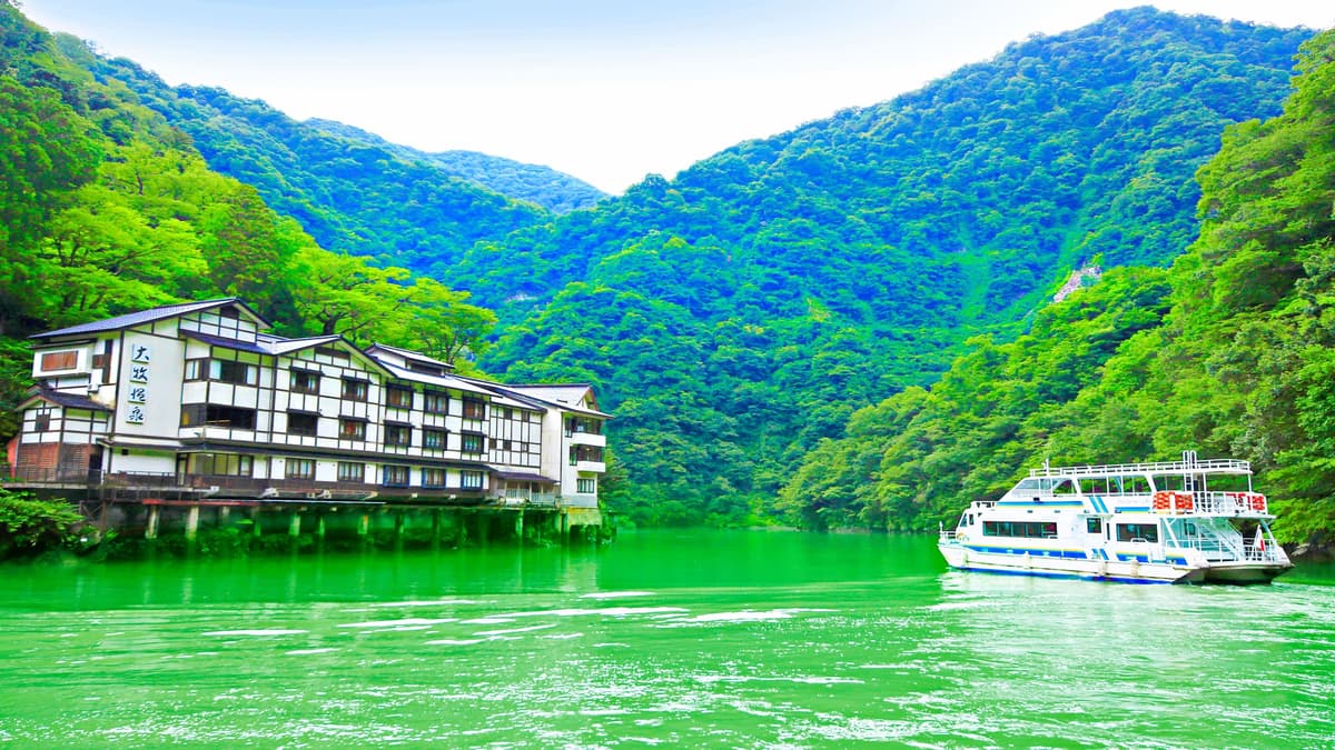 船で行く秘湯 大牧温泉